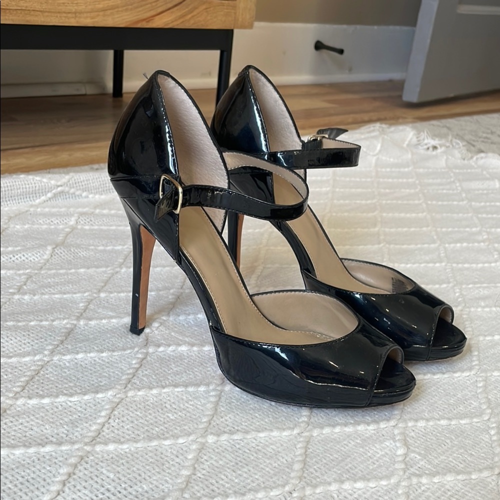 Saks Fifth Avenue Black Patent Leather Heels